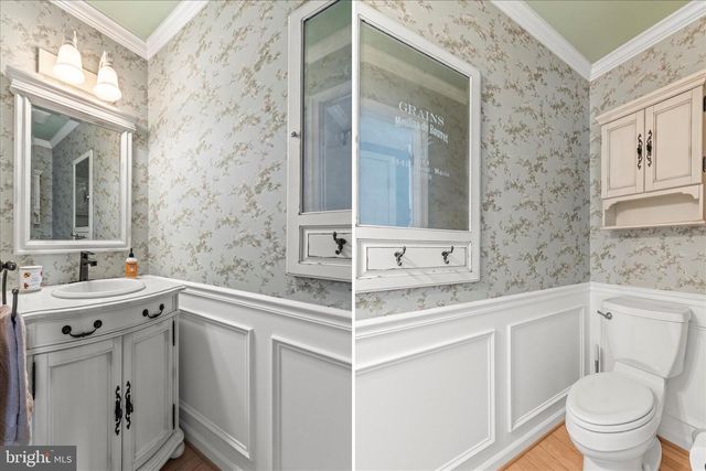 4 HOLIDAY DR, Shrewsbury, PA 17361