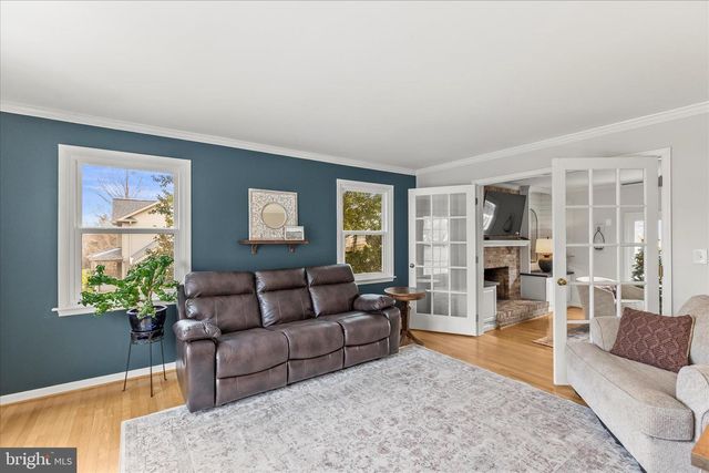 4 HOLIDAY DR, Shrewsbury, PA 17361