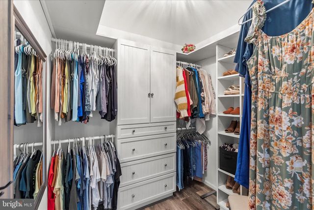 4 HOLIDAY DR, Shrewsbury, PA 17361