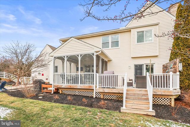 4 HOLIDAY DR, Shrewsbury, PA 17361