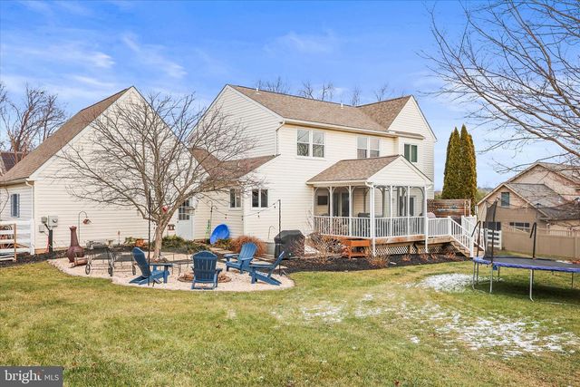 4 HOLIDAY DR, Shrewsbury, PA 17361