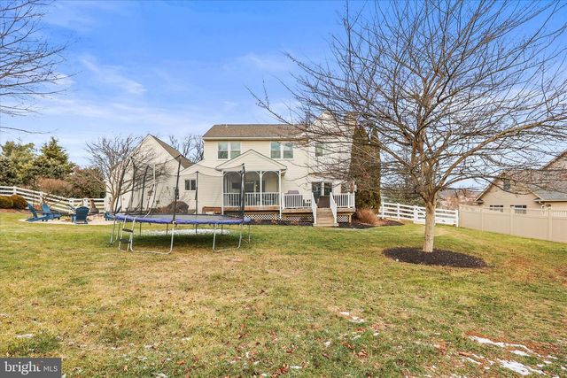 4 HOLIDAY DR, Shrewsbury, PA 17361