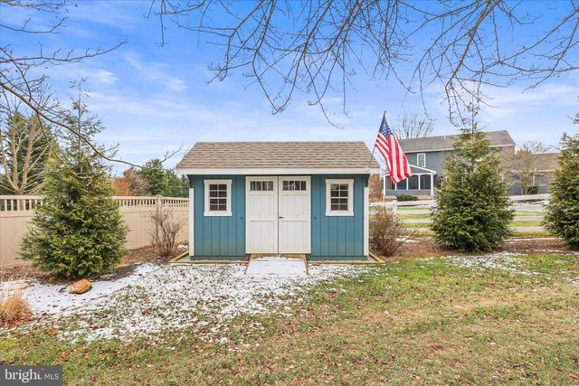 4 HOLIDAY DR, Shrewsbury, PA 17361