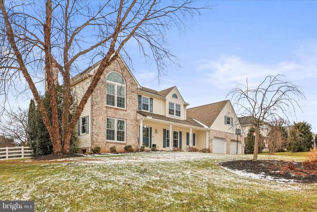 4 HOLIDAY DR, Shrewsbury, PA 17361