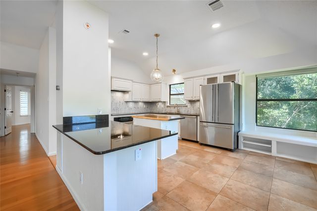 524 Woodlake Drive, Coppell, TX 75019
