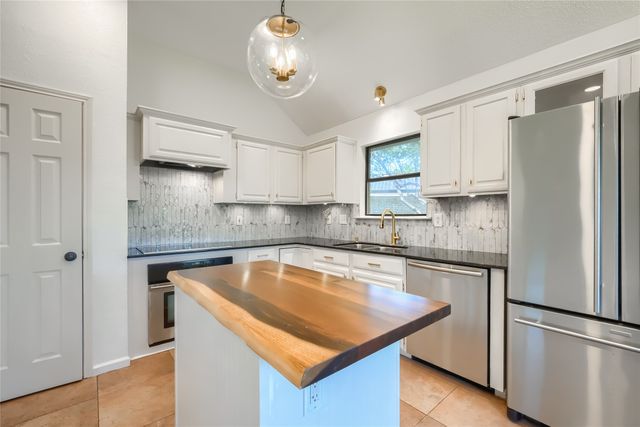 524 Woodlake Drive, Coppell, TX 75019