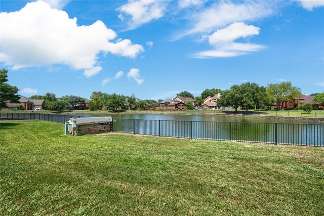 524 Woodlake Drive, Coppell, TX 75019