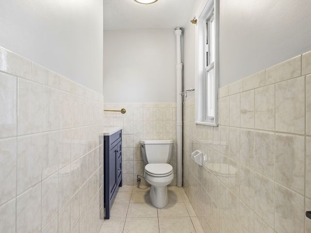 42 William St 1, Medford, MA 02155