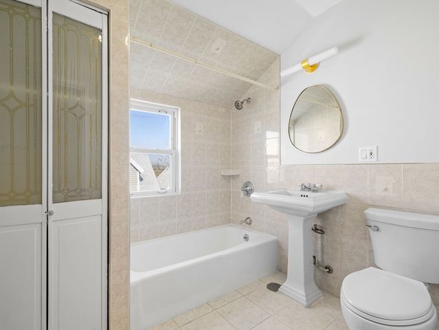 42 William St 1, Medford, MA 02155