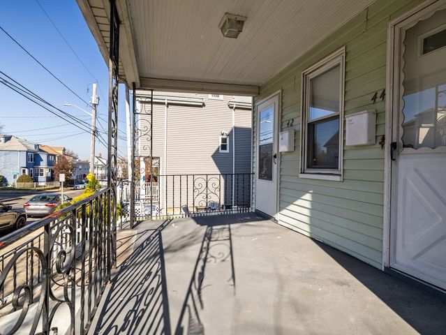42 William St 1, Medford, MA 02155