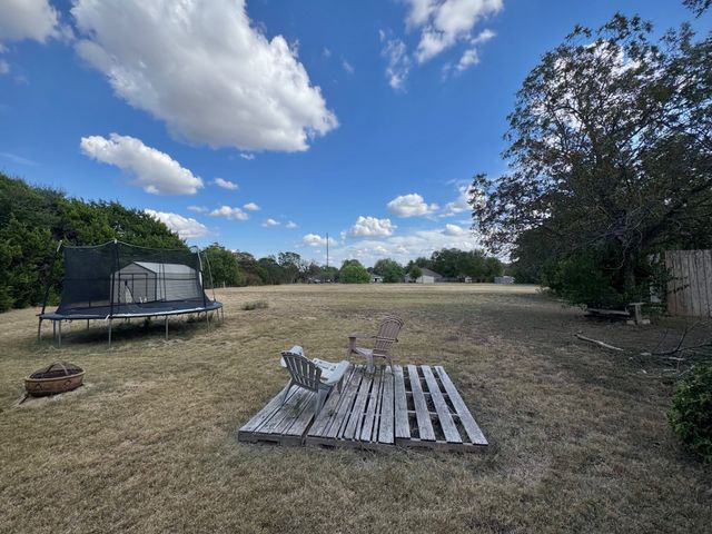 325 Ivy Lane, Hewitt, TX 76643