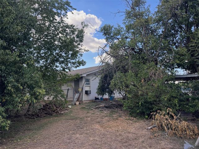 325 Ivy Lane, Hewitt, TX 76643