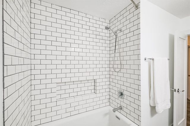 6102 Lymbar Drive, Houston, TX 77096