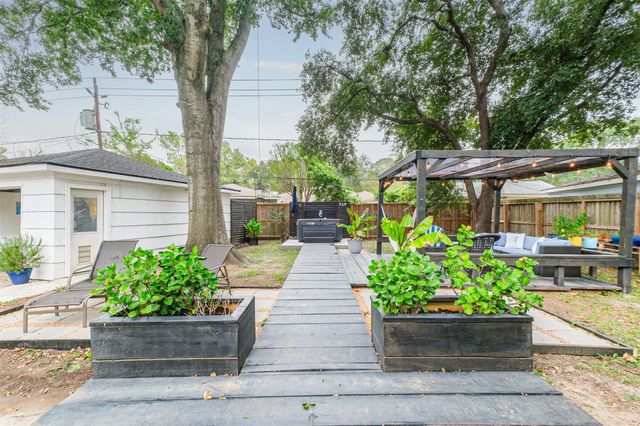 6102 Lymbar Drive, Houston, TX 77096