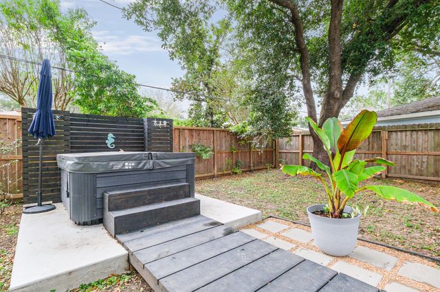 6102 Lymbar Drive, Houston, TX 77096