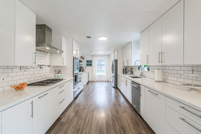 6102 Lymbar Drive, Houston, TX 77096