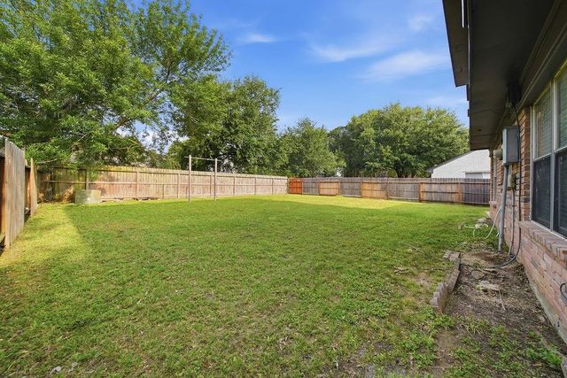 9639 Dapple Lane, Houston, TX 77065