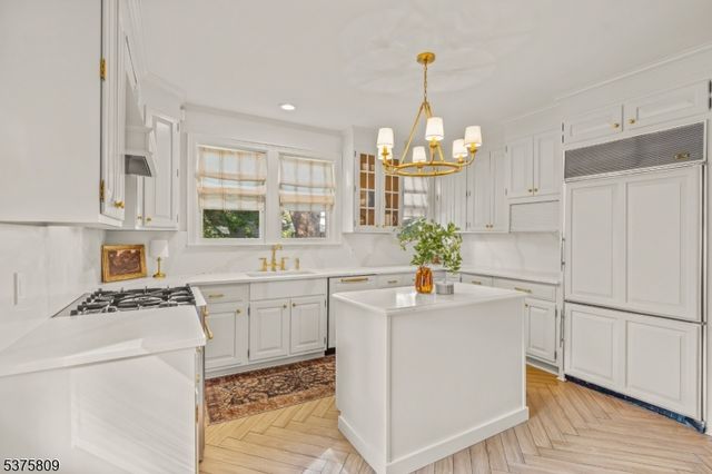 7 Fleming Ter, Maplewood Twp., NJ 07040