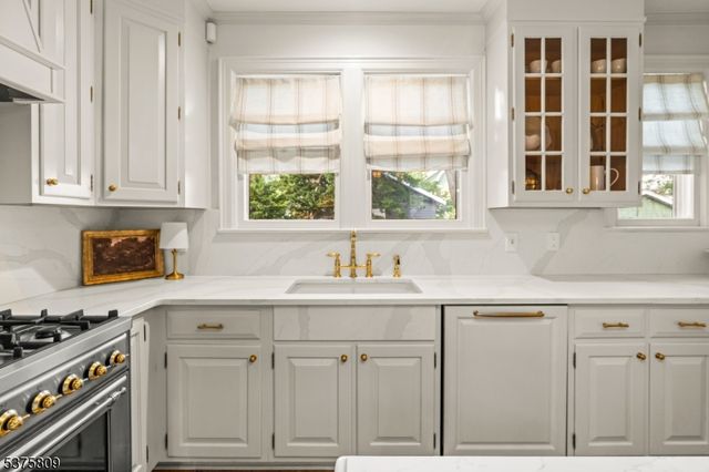 7 Fleming Ter, Maplewood Twp., NJ 07040