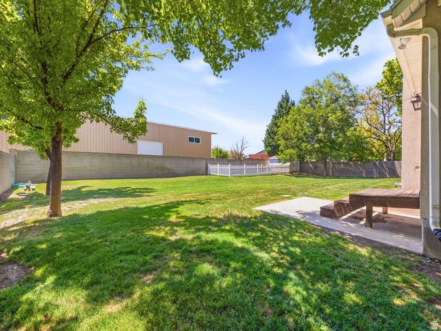2601 W BRIDLE OAK DR, South Jordan, UT 84095