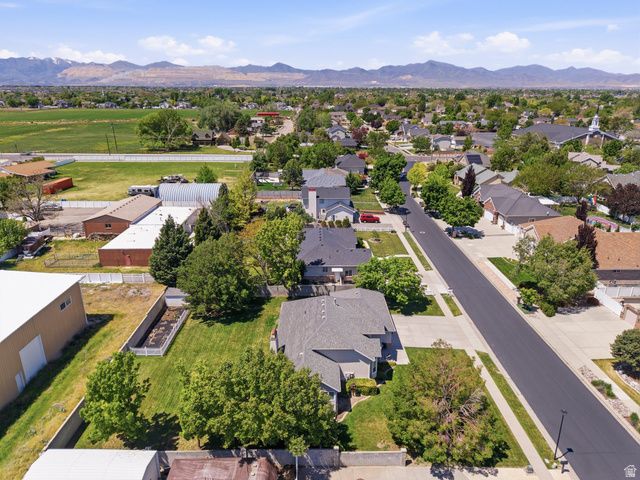 2601 W BRIDLE OAK DR, South Jordan, UT 84095
