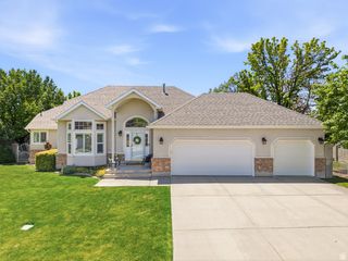2601 W BRIDLE OAK DR, South Jordan, UT 84095