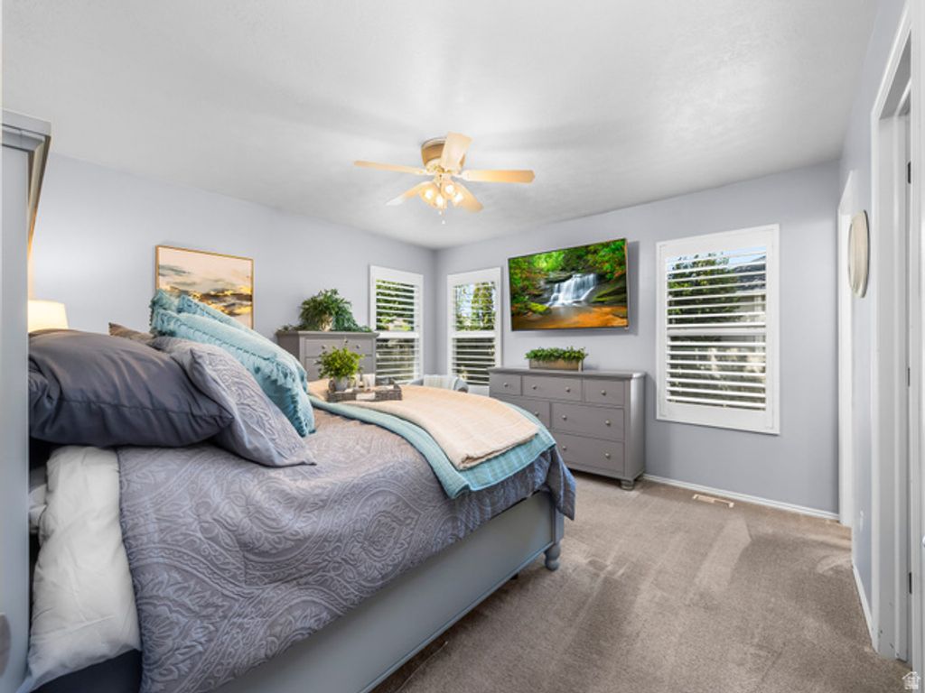 Image 15 of property listing at 2601 W BRIDLE OAK DR, South Jordan, UT 84095