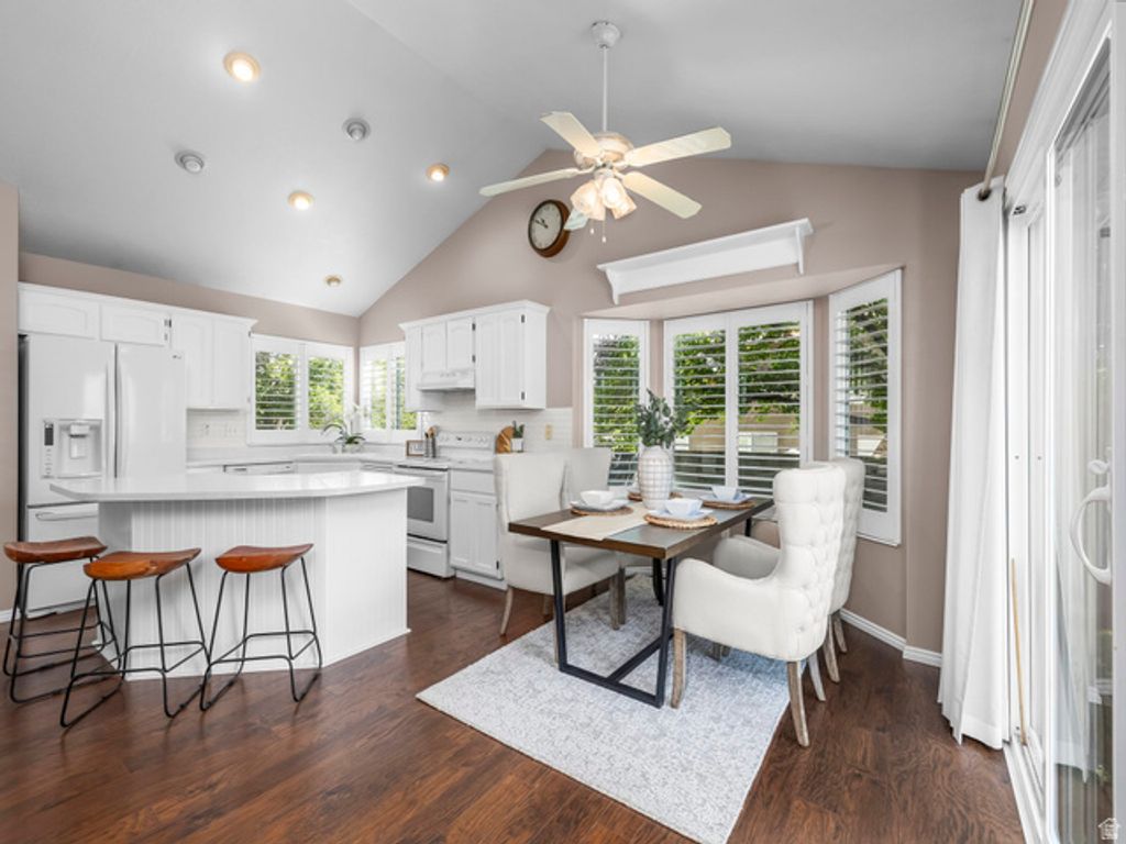 Image 7 of property listing at 2601 W BRIDLE OAK DR, South Jordan, UT 84095