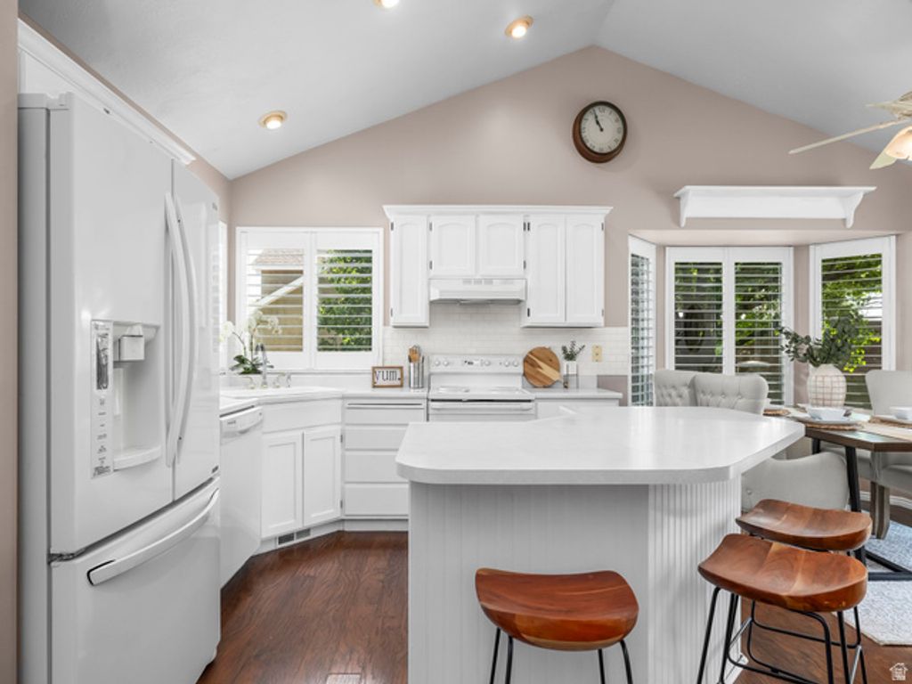 Image 9 of property listing at 2601 W BRIDLE OAK DR, South Jordan, UT 84095