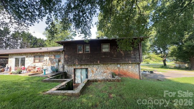 4294 Horseshoe Bend Road, Hudson, NC 28638