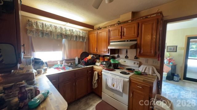 4294 Horseshoe Bend Road, Hudson, NC 28638
