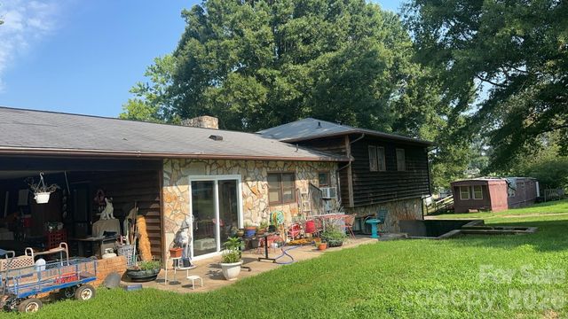 4294 Horseshoe Bend Road, Hudson, NC 28638