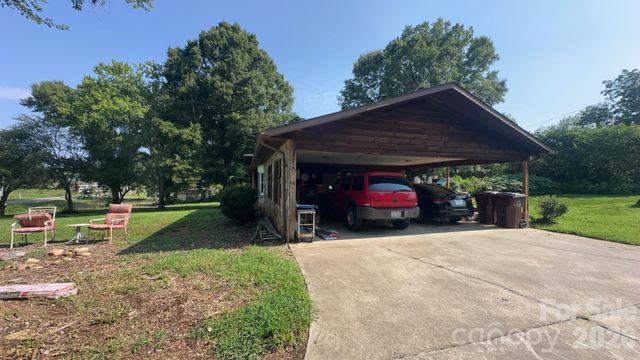 4294 Horseshoe Bend Road, Hudson, NC 28638