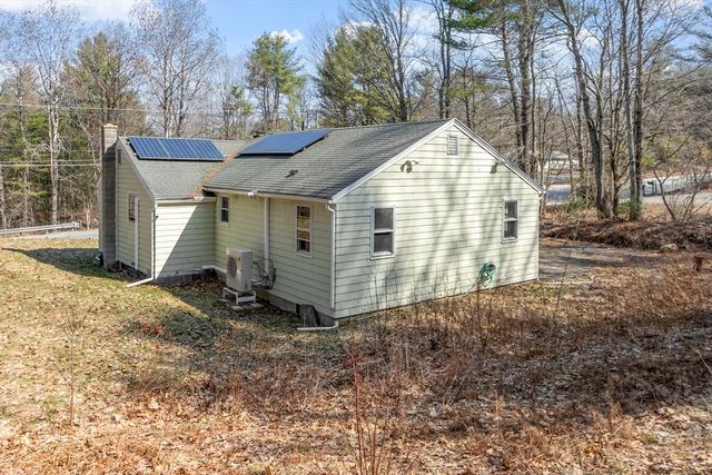 511 E County Rd, Rutland, MA 01543