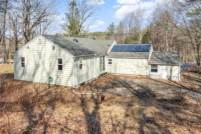 511 E County Rd, Rutland, MA 01543