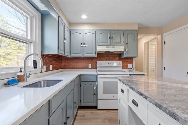 511 E County Rd, Rutland, MA 01543