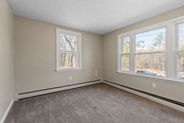 511 E County Rd, Rutland, MA 01543