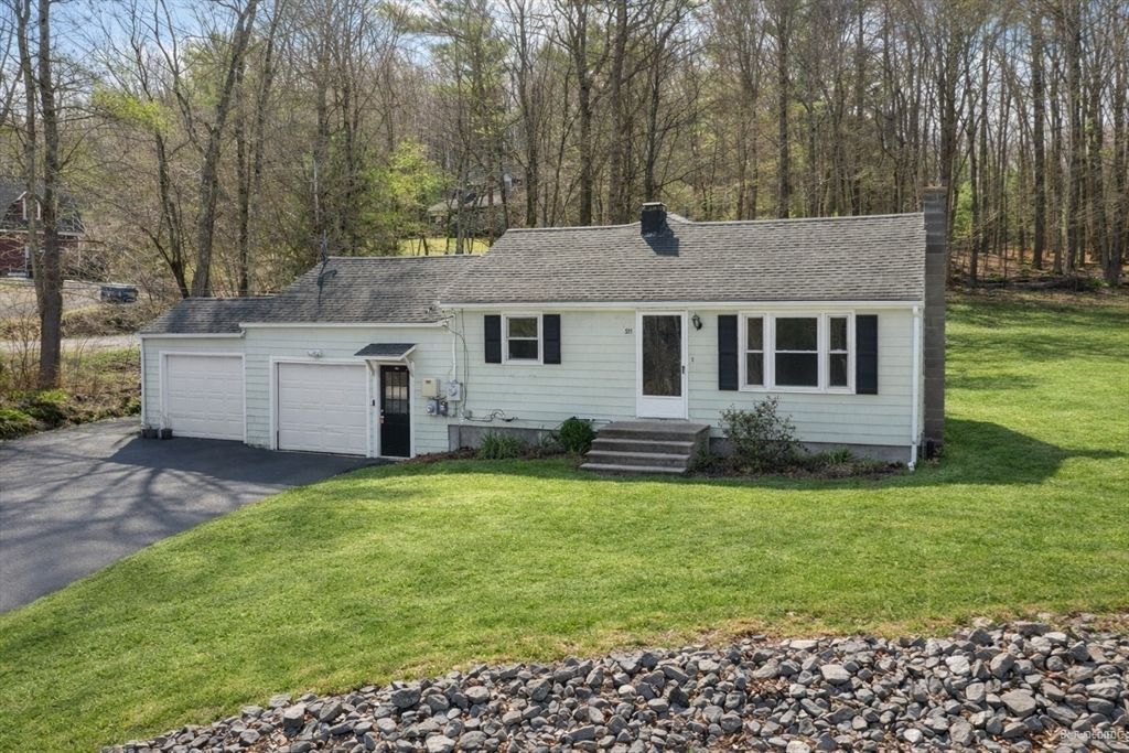 511 E County Rd, Rutland, MA 01543