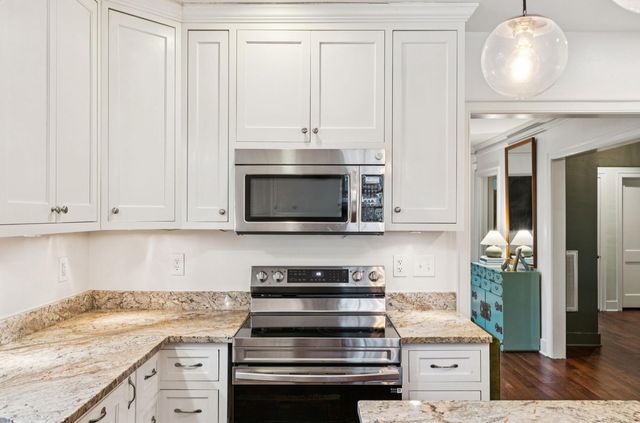 11 Yeadon Avenue, Charleston, SC 29407