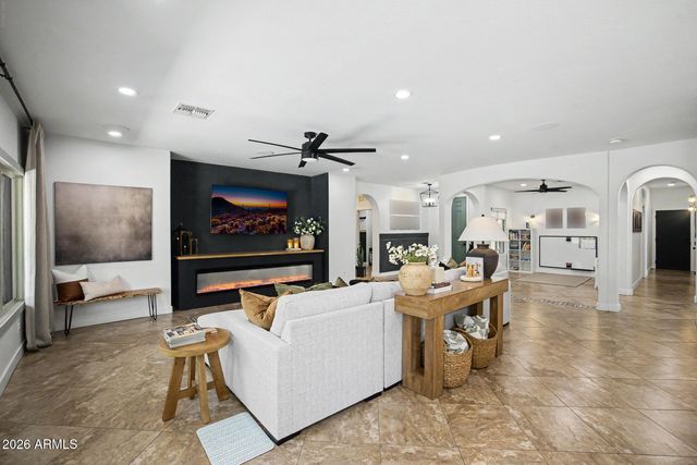 10190 W PATRICK Lane, Peoria, AZ 85383