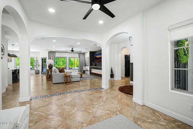 10190 W PATRICK Lane, Peoria, AZ 85383