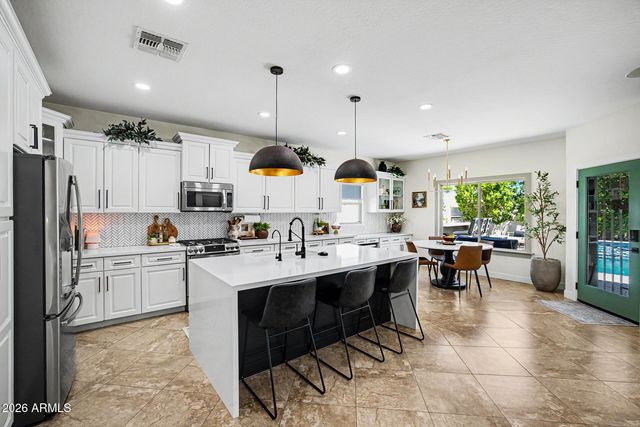 10190 W PATRICK Lane, Peoria, AZ 85383