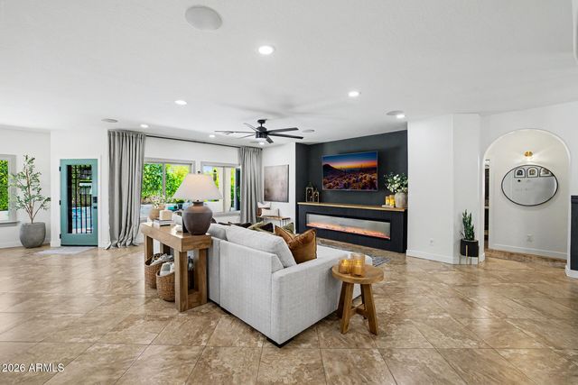 10190 W PATRICK Lane, Peoria, AZ 85383