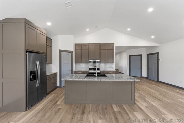 205 Lindsey Avenue, Adair, OK 74330