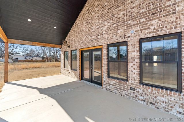 205 Lindsey Avenue, Adair, OK 74330
