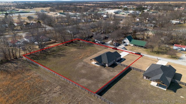 205 Lindsey Avenue, Adair, OK 74330