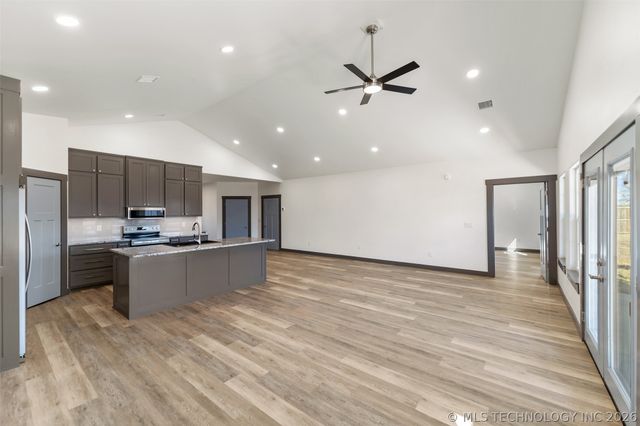 205 Lindsey Avenue, Adair, OK 74330