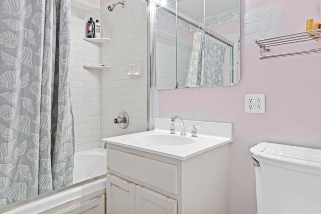1870 Laurel Avenue, Saint Paul, MN 55104