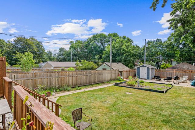 1870 Laurel Avenue, Saint Paul, MN 55104