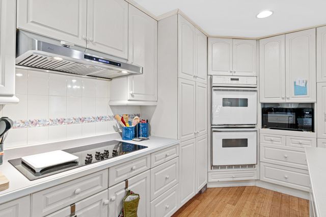 1870 Laurel Avenue, Saint Paul, MN 55104